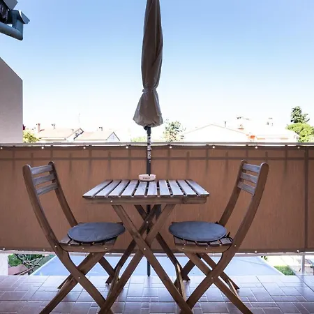 Sunny&charming W2 Bikes & Parking Apartment
