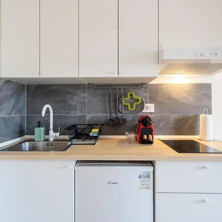 Sunny&charming W2 Bikes & Parking Apartment *